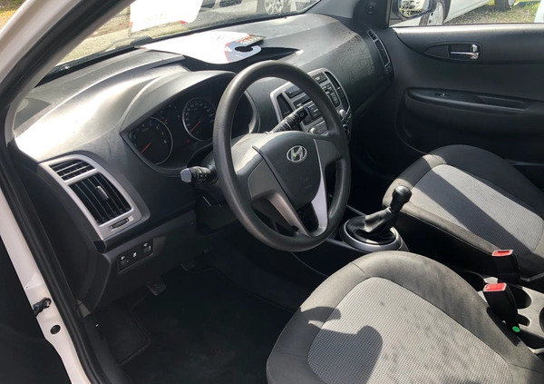 Hyundai i20 cena 23900 przebieg: 158000, rok produkcji 2014 z Supraśl małe 301